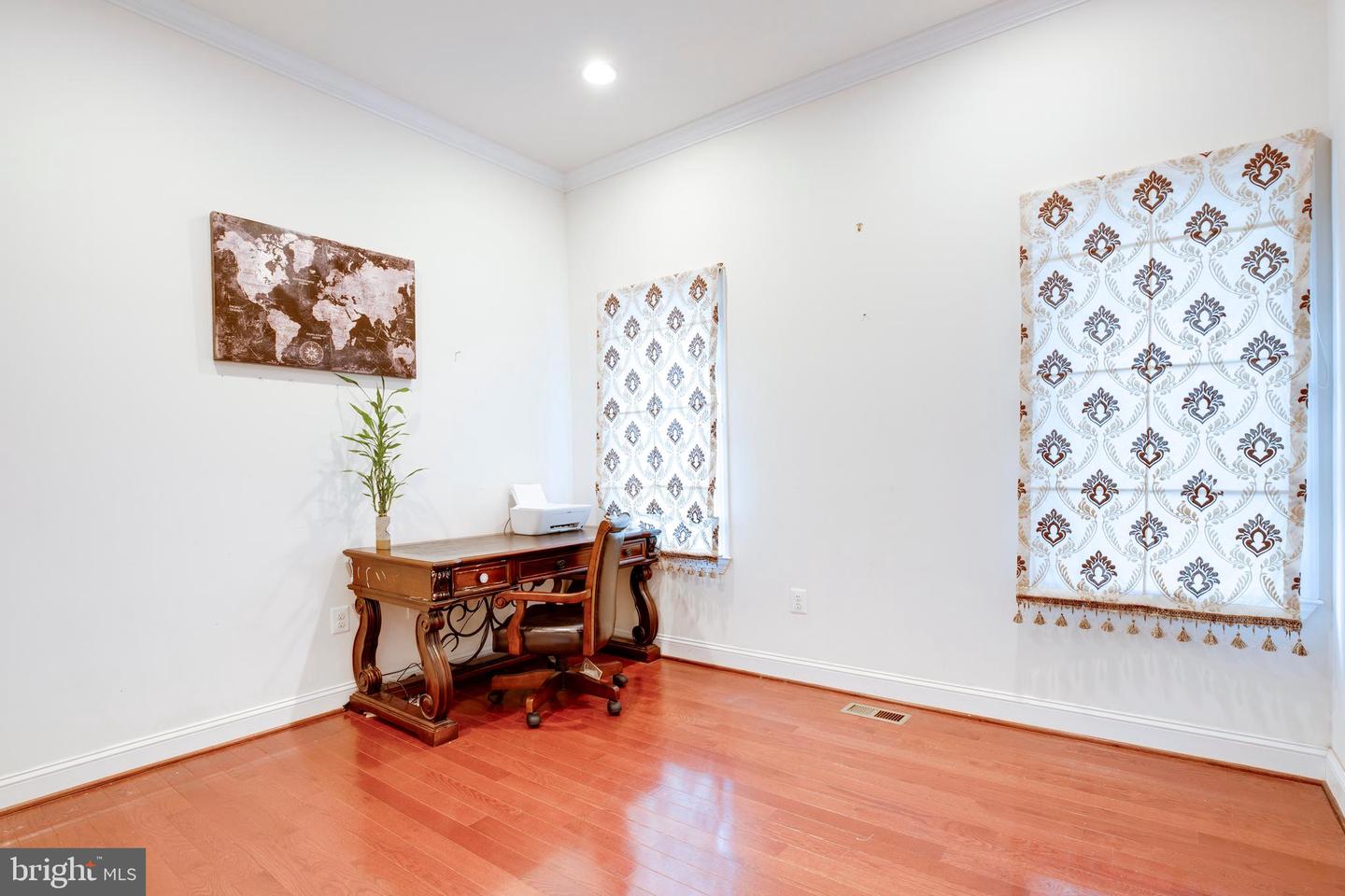 3954 WALNUT ST, FAIRFAX, Virginia 22030, 5 Bedrooms Bedrooms, ,4 BathroomsBathrooms,Residential,For sale,3954 WALNUT ST,VAFC2006756 MLS # VAFC2006756