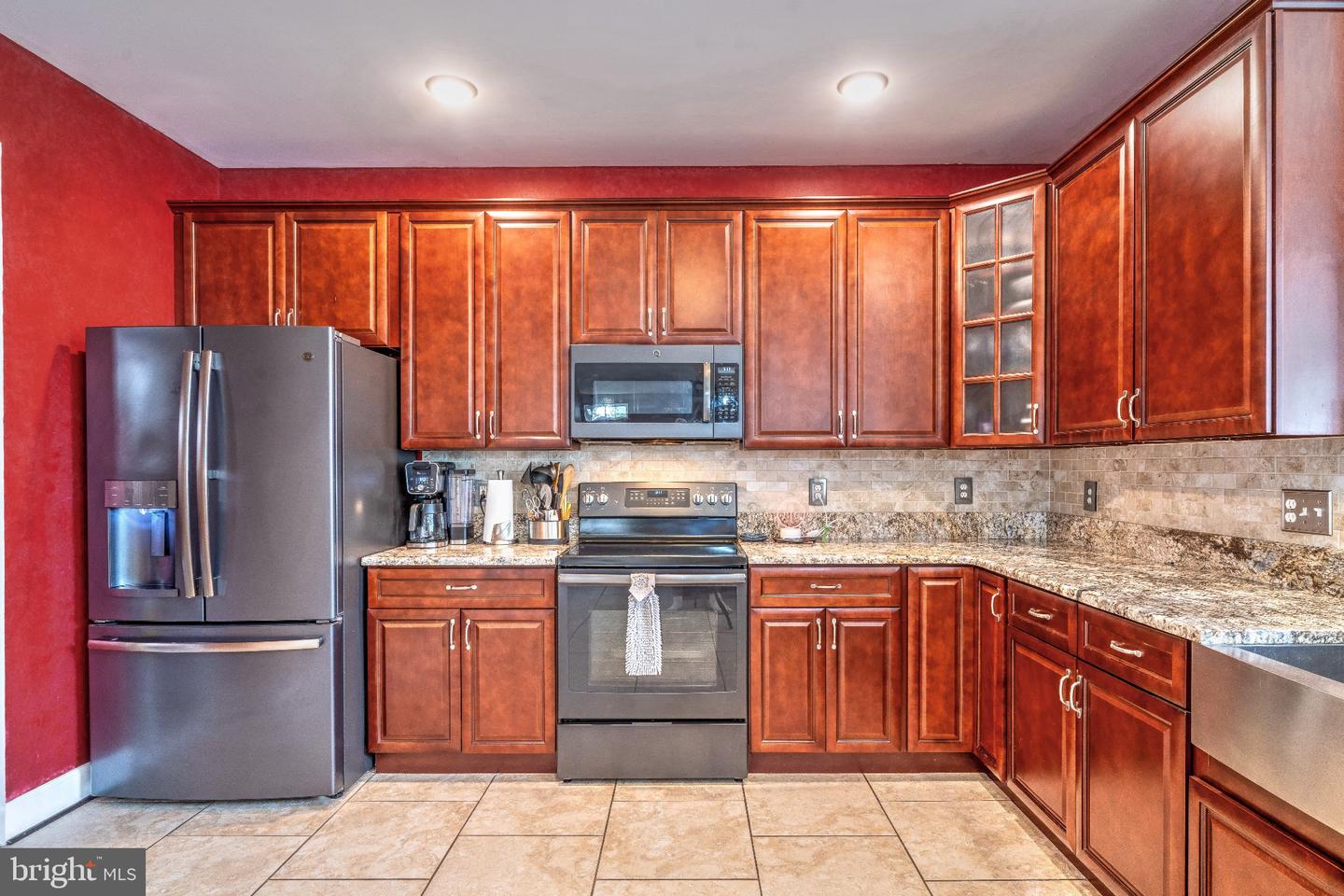7002 ZENITH CT, FREDERICKSBURG, Virginia 22407, 4 Bedrooms Bedrooms, 8 Rooms Rooms,3 BathroomsBathrooms,Residential,For sale,7002 ZENITH CT,VASP2035420 MLS # VASP2035420