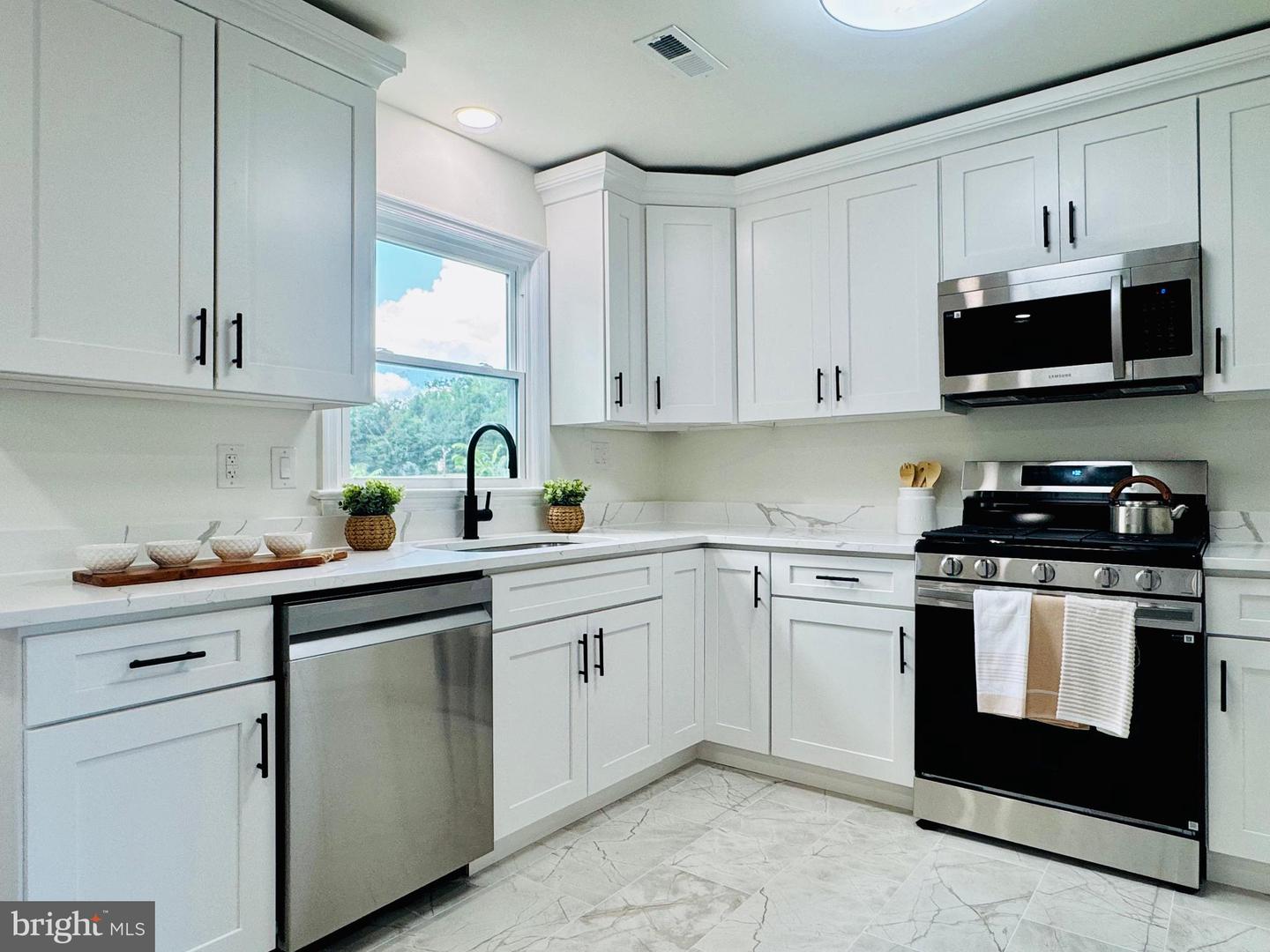 17460 WILSON ST, DUMFRIES, Virginia 22026, 4 Bedrooms Bedrooms, 10 Rooms Rooms,3 BathroomsBathrooms,Residential,For sale,17460 WILSON ST,VAPW2101342 MLS # VAPW2101342