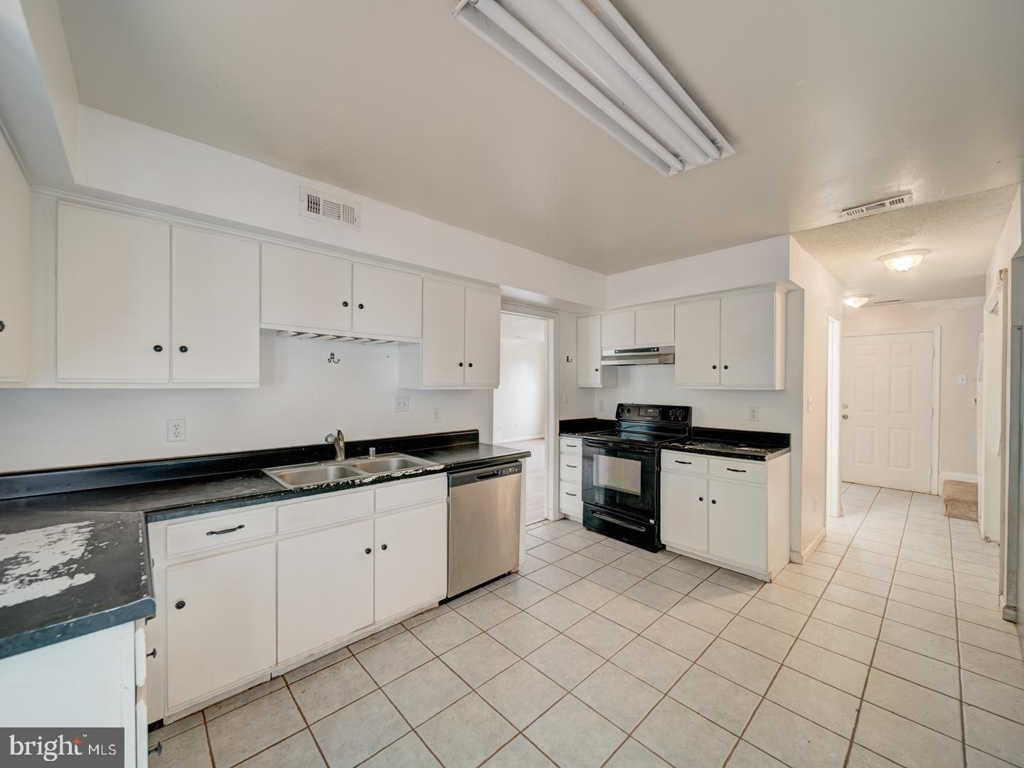 616 LONETREE, CULPEPER, Virginia 22701, 4 Bedrooms Bedrooms, ,2 BathroomsBathrooms,Residential,For sale,616 LONETREE,VACU2011298 MLS # VACU2011298