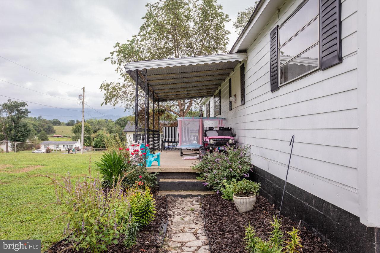 411 FOURTH ST, LURAY, Virginia 22835, 3 Bedrooms Bedrooms, ,1 BathroomBathrooms,Residential,For sale,411 FOURTH ST,VAPA2005268 MLS # VAPA2005268