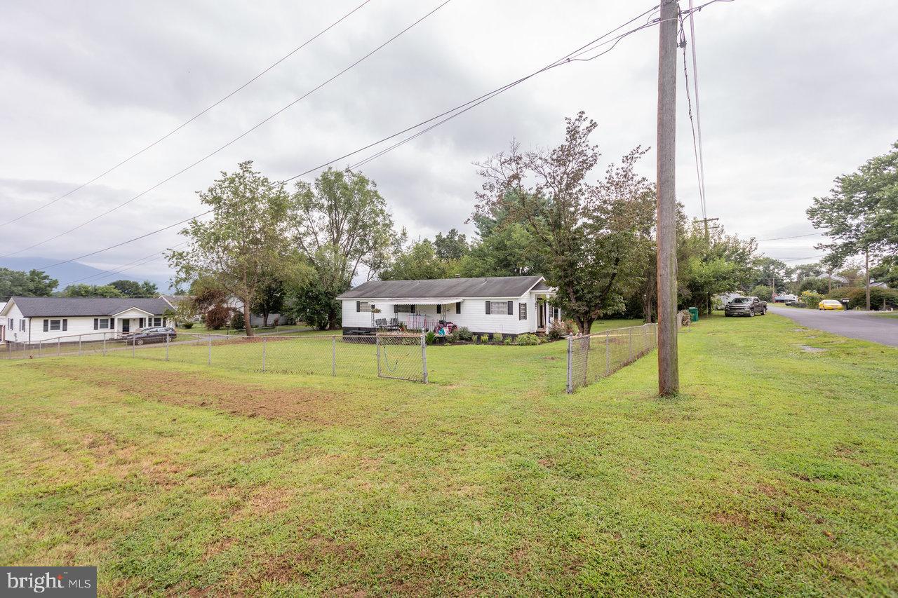 411 FOURTH ST, LURAY, Virginia 22835, 3 Bedrooms Bedrooms, ,1 BathroomBathrooms,Residential,For sale,411 FOURTH ST,VAPA2005268 MLS # VAPA2005268