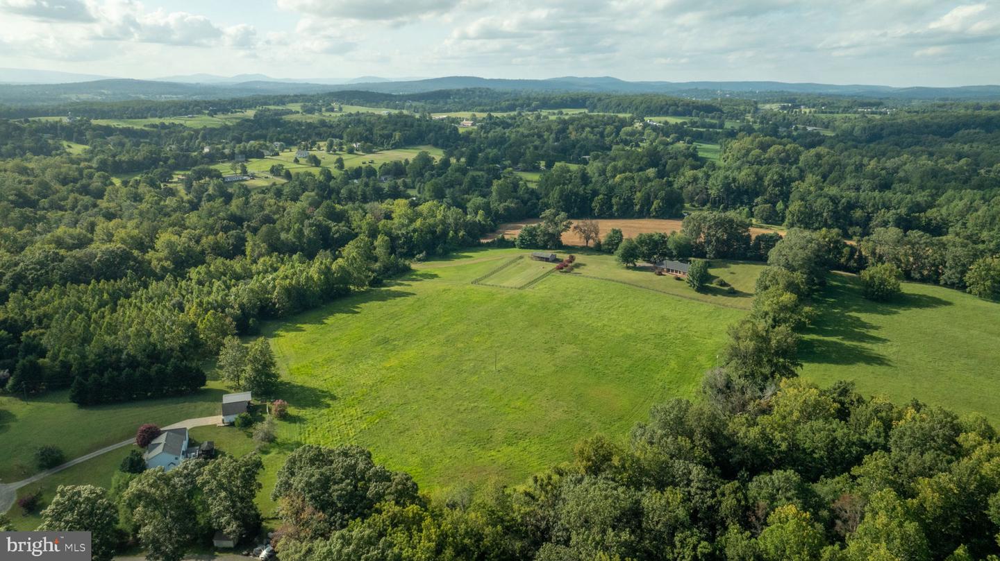9124 GREEN RD, WARRENTON, Virginia 20187, 5 Bedrooms Bedrooms, ,5 BathroomsBathrooms,Residential,For sale,9124 GREEN RD,VAFQ2017936 MLS # VAFQ2017936