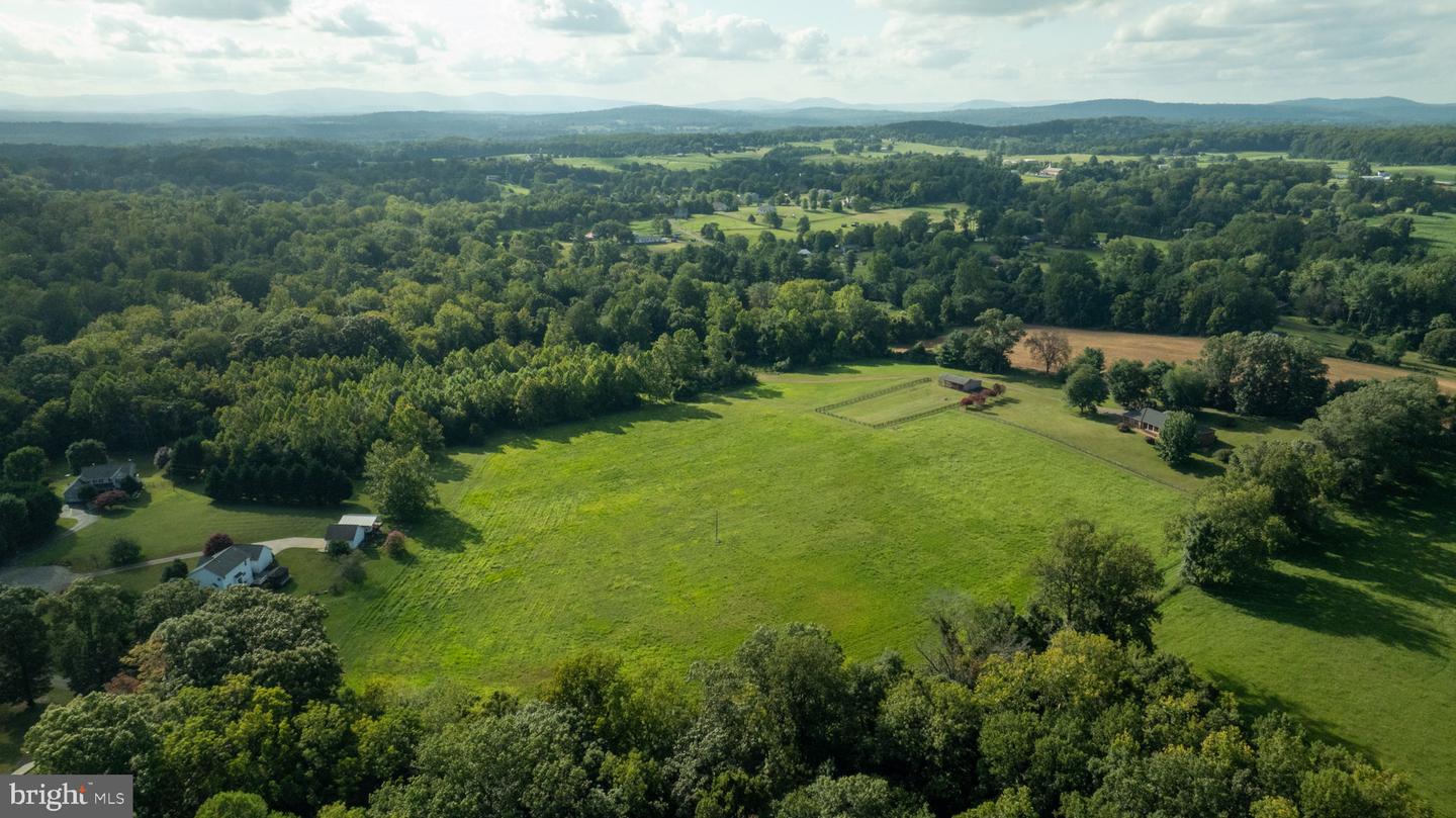 9124 GREEN RD, WARRENTON, Virginia 20187, 5 Bedrooms Bedrooms, ,5 BathroomsBathrooms,Residential,For sale,9124 GREEN RD,VAFQ2017936 MLS # VAFQ2017936