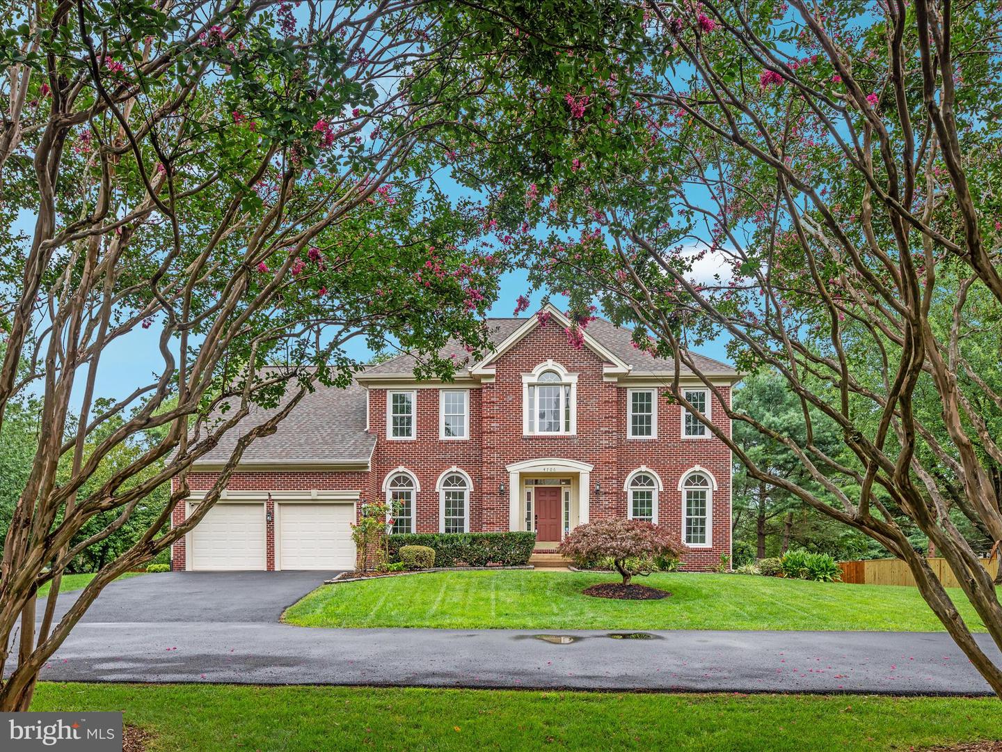 4706 WALNEY KNOLL CT, CHANTILLY, Virginia 20151, 4 Bedrooms Bedrooms, ,2 BathroomsBathrooms,Residential,For sale,4706 WALNEY KNOLL CT,VAFX2261000 MLS # VAFX2261000