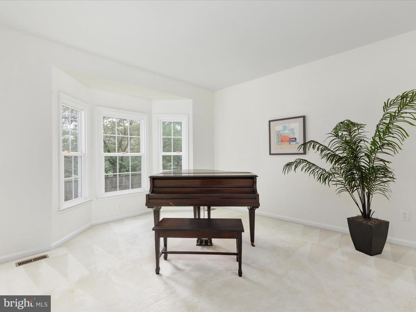 4706 WALNEY KNOLL CT, CHANTILLY, Virginia 20151, 4 Bedrooms Bedrooms, ,2 BathroomsBathrooms,Residential,For sale,4706 WALNEY KNOLL CT,VAFX2261000 MLS # VAFX2261000