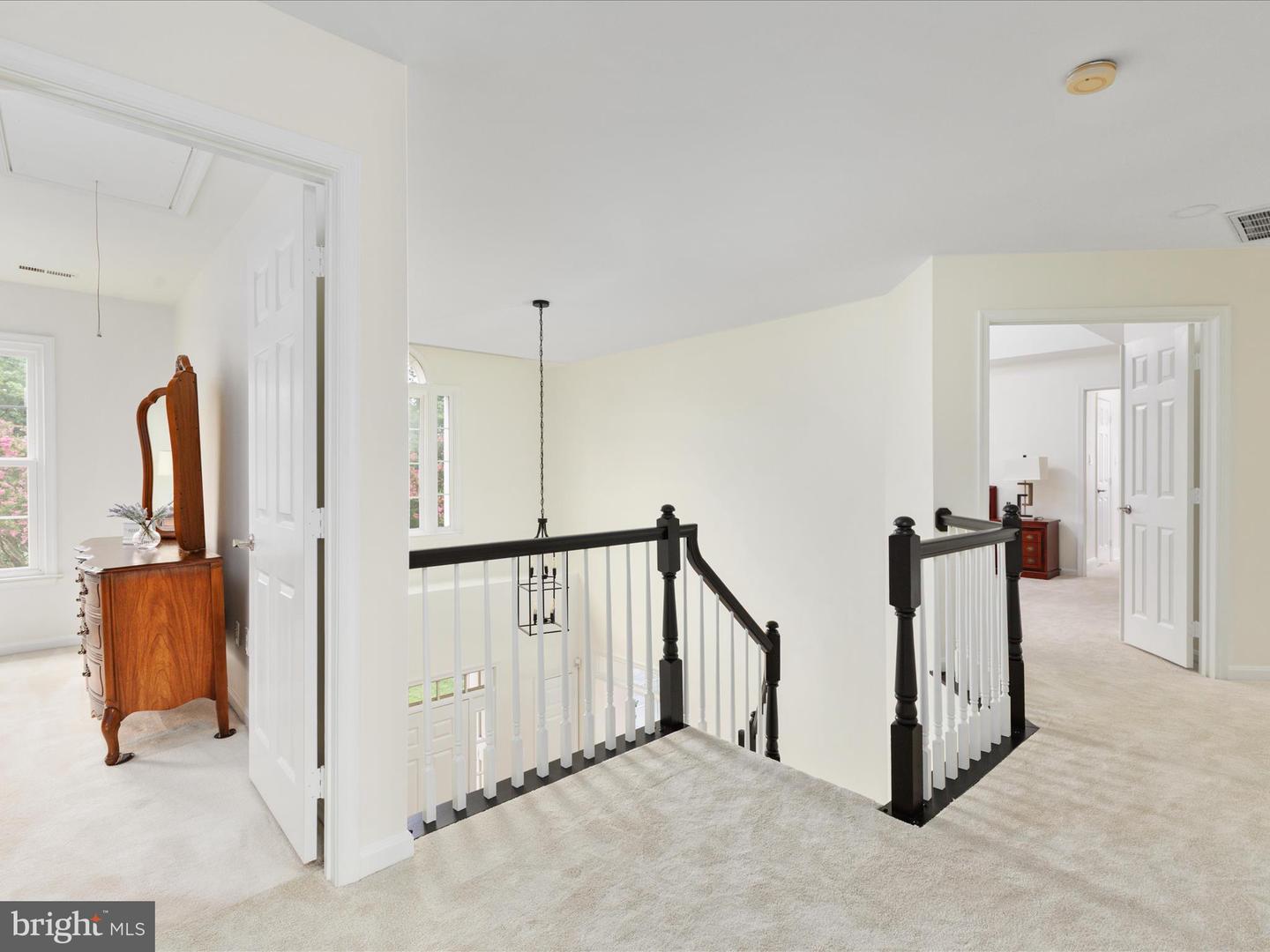 4706 WALNEY KNOLL CT, CHANTILLY, Virginia 20151, 4 Bedrooms Bedrooms, ,2 BathroomsBathrooms,Residential,For sale,4706 WALNEY KNOLL CT,VAFX2261000 MLS # VAFX2261000