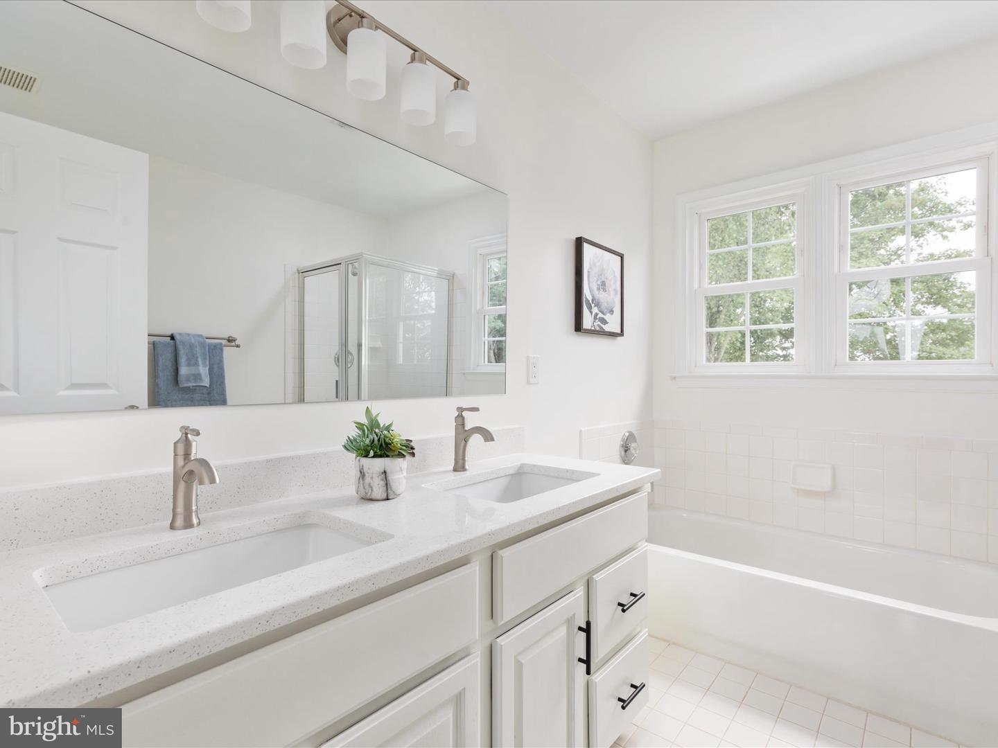 4706 WALNEY KNOLL CT, CHANTILLY, Virginia 20151, 4 Bedrooms Bedrooms, ,2 BathroomsBathrooms,Residential,For sale,4706 WALNEY KNOLL CT,VAFX2261000 MLS # VAFX2261000