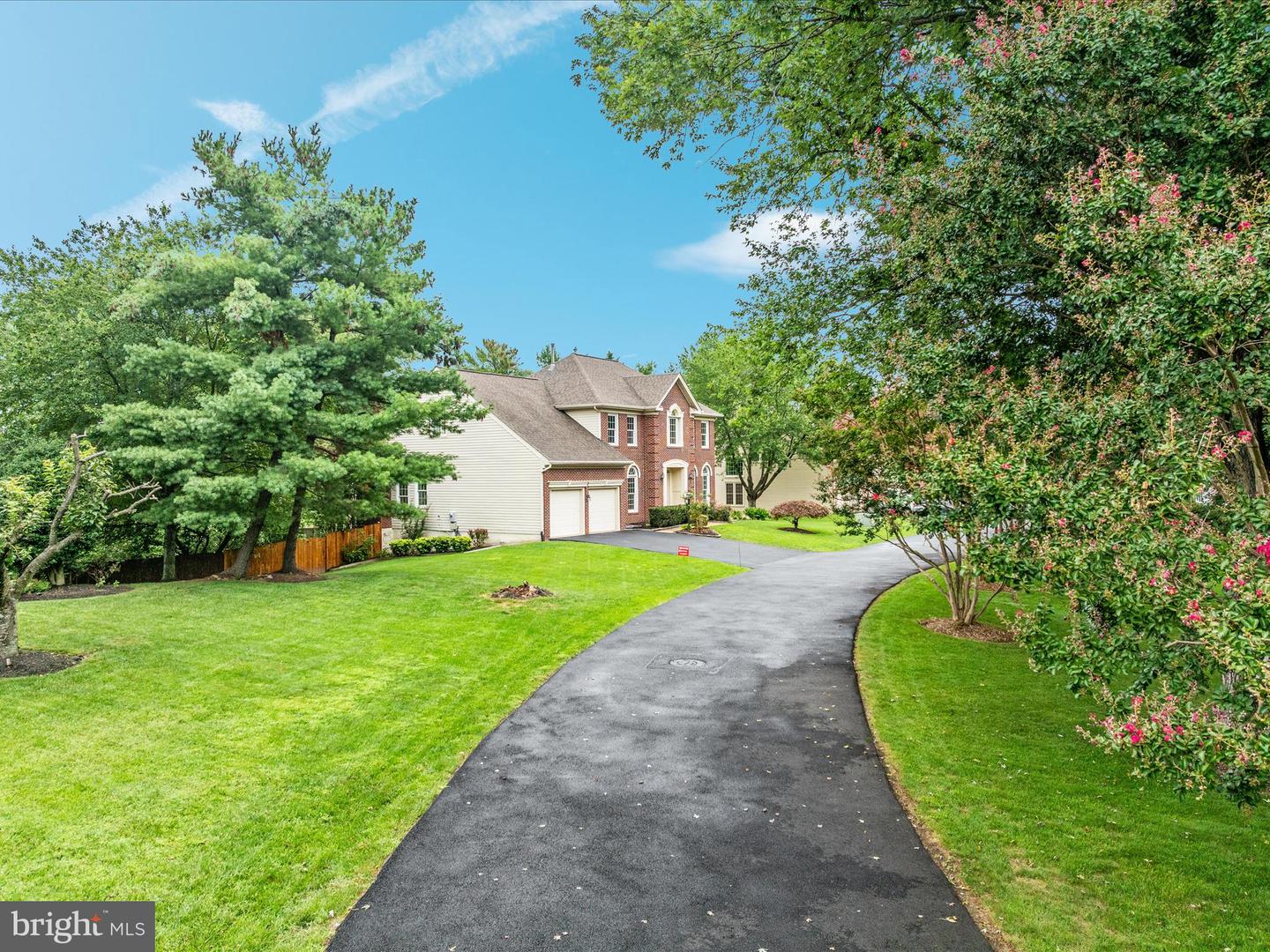 4706 WALNEY KNOLL CT, CHANTILLY, Virginia 20151, 4 Bedrooms Bedrooms, ,2 BathroomsBathrooms,Residential,For sale,4706 WALNEY KNOLL CT,VAFX2261000 MLS # VAFX2261000