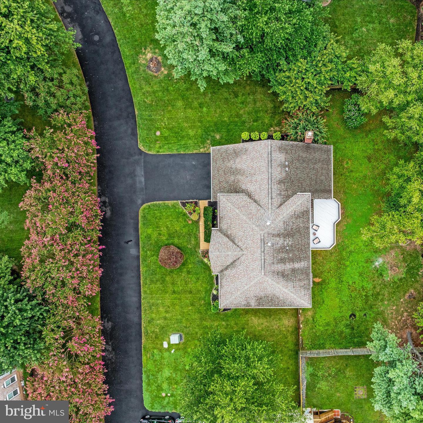 4706 WALNEY KNOLL CT, CHANTILLY, Virginia 20151, 4 Bedrooms Bedrooms, ,2 BathroomsBathrooms,Residential,For sale,4706 WALNEY KNOLL CT,VAFX2261000 MLS # VAFX2261000
