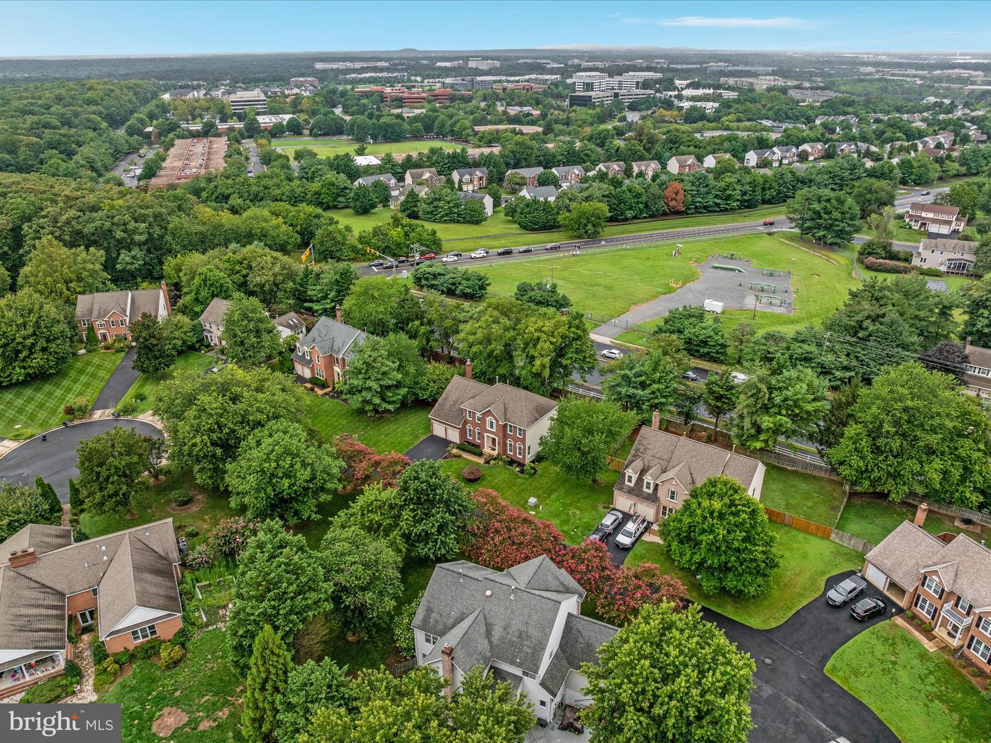 4706 WALNEY KNOLL CT, CHANTILLY, Virginia 20151, 4 Bedrooms Bedrooms, ,2 BathroomsBathrooms,Residential,For sale,4706 WALNEY KNOLL CT,VAFX2261000 MLS # VAFX2261000