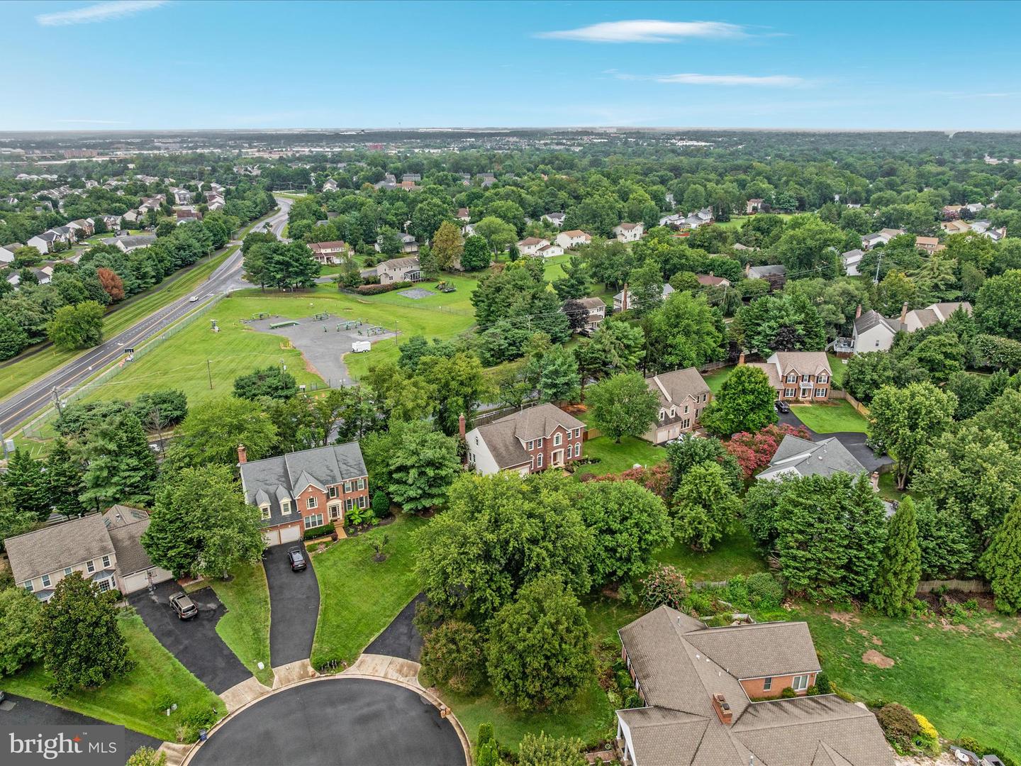 4706 WALNEY KNOLL CT, CHANTILLY, Virginia 20151, 4 Bedrooms Bedrooms, ,2 BathroomsBathrooms,Residential,For sale,4706 WALNEY KNOLL CT,VAFX2261000 MLS # VAFX2261000