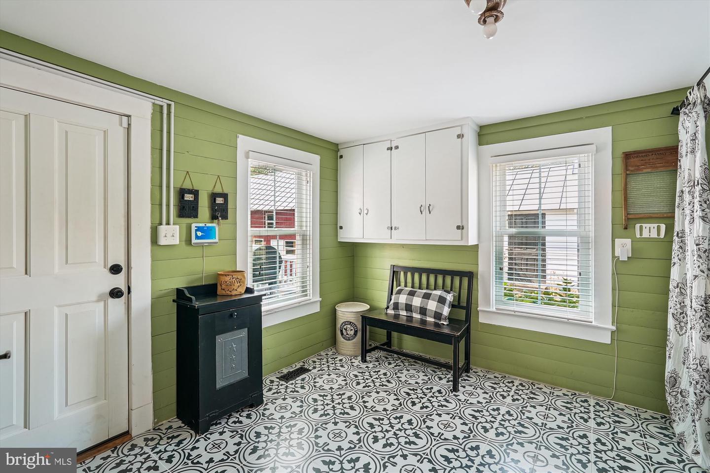 20857 ASHBURN RD, ASHBURN, Virginia 20147, 4 Bedrooms Bedrooms, ,3 BathroomsBathrooms,Residential,For sale,20857 ASHBURN RD,VALO2104486 MLS # VALO2104486