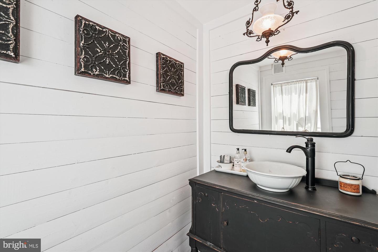 20857 ASHBURN RD, ASHBURN, Virginia 20147, 4 Bedrooms Bedrooms, ,3 BathroomsBathrooms,Residential,For sale,20857 ASHBURN RD,VALO2104486 MLS # VALO2104486