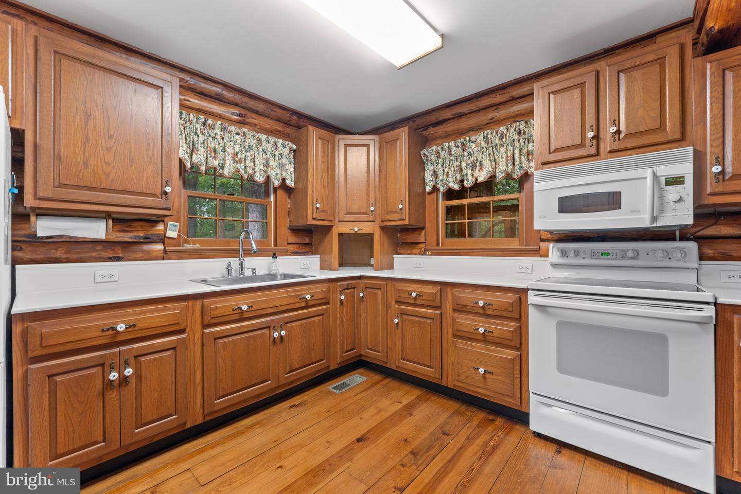 6106 HAMS FORD RD, SPOTSYLVANIA, Virginia 22551, 5 Bedrooms Bedrooms, ,2 BathroomsBathrooms,Residential,For sale,6106 HAMS FORD RD,VASP2035474 MLS # VASP2035474