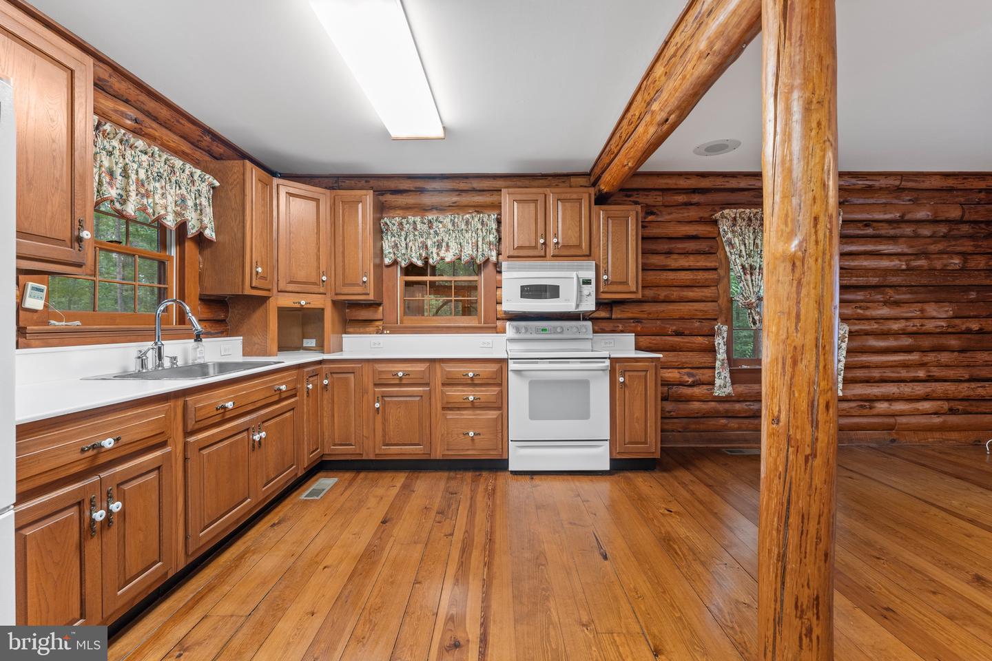 6106 HAMS FORD RD, SPOTSYLVANIA, Virginia 22551, 5 Bedrooms Bedrooms, ,2 BathroomsBathrooms,Residential,For sale,6106 HAMS FORD RD,VASP2035474 MLS # VASP2035474