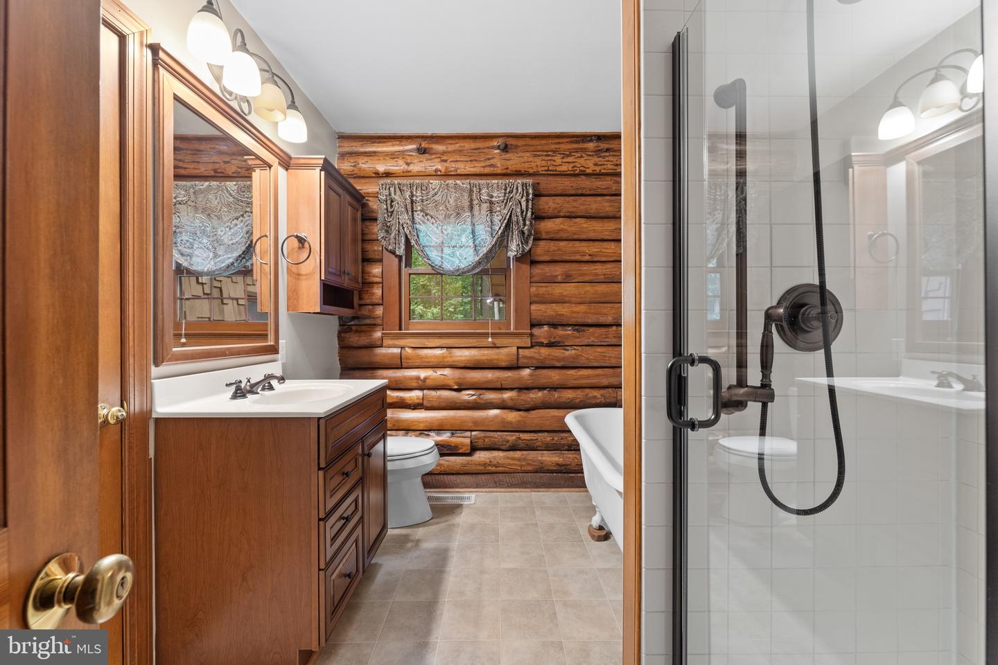 6106 HAMS FORD RD, SPOTSYLVANIA, Virginia 22551, 5 Bedrooms Bedrooms, ,2 BathroomsBathrooms,Residential,For sale,6106 HAMS FORD RD,VASP2035474 MLS # VASP2035474