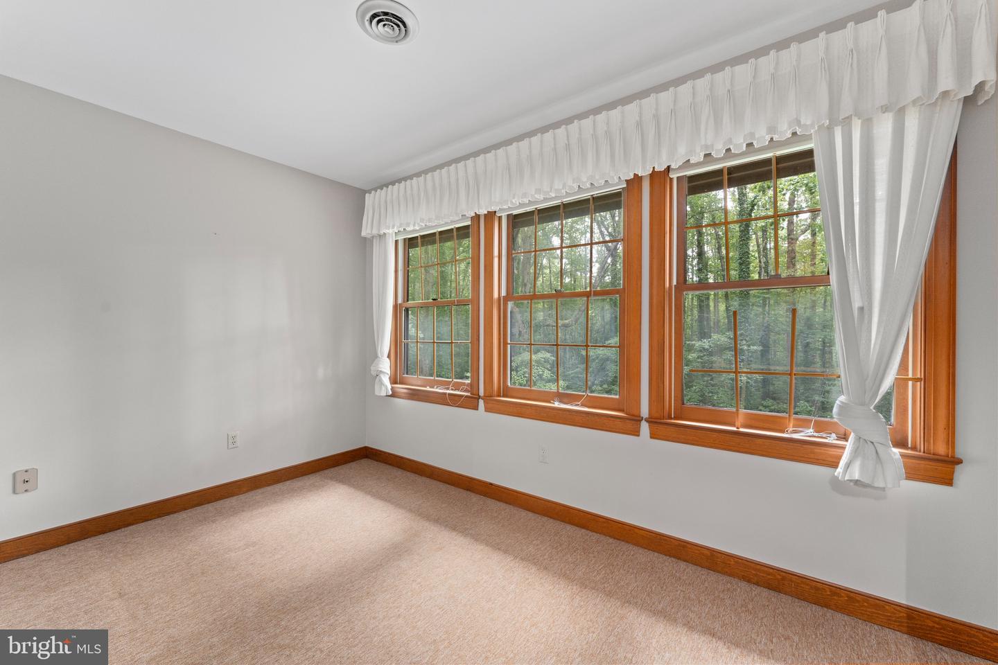 6106 HAMS FORD RD, SPOTSYLVANIA, Virginia 22551, 5 Bedrooms Bedrooms, ,2 BathroomsBathrooms,Residential,For sale,6106 HAMS FORD RD,VASP2035474 MLS # VASP2035474