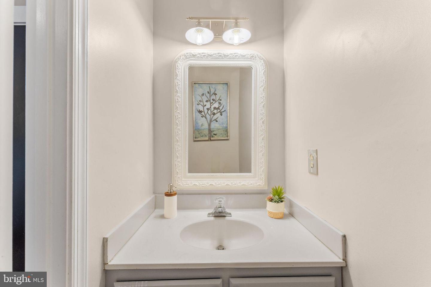5600 ROCKY RUN DR, CENTREVILLE, Virginia 20120, 3 Bedrooms Bedrooms, ,3 BathroomsBathrooms,Residential,For sale,5600 ROCKY RUN DR,VAFX2261384 MLS # VAFX2261384