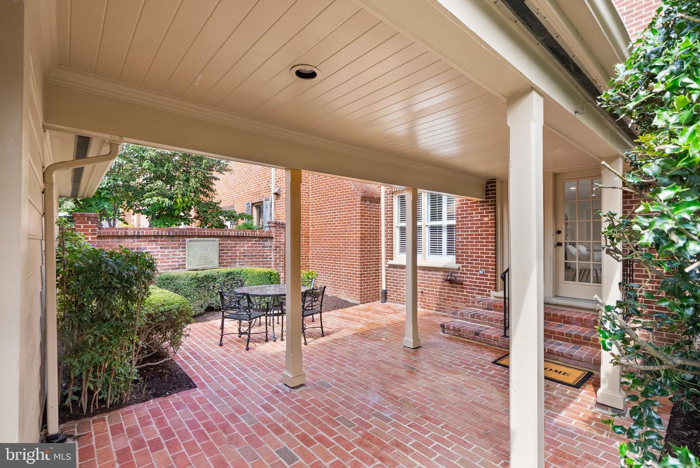 6655 MADISON MCLEAN DR, MCLEAN, Virginia 22101, 2 Bedrooms Bedrooms, ,3 BathroomsBathrooms,Residential,For sale,6655 MADISON MCLEAN DR,VAFX2261540 MLS # VAFX2261540