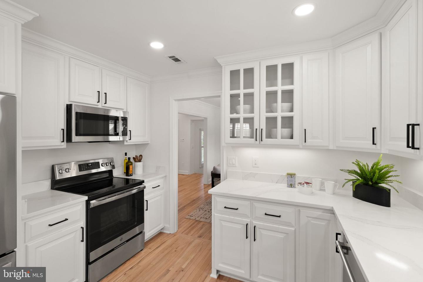 6655 MADISON MCLEAN DR, MCLEAN, Virginia 22101, 2 Bedrooms Bedrooms, ,3 BathroomsBathrooms,Residential,For sale,6655 MADISON MCLEAN DR,VAFX2261540 MLS # VAFX2261540