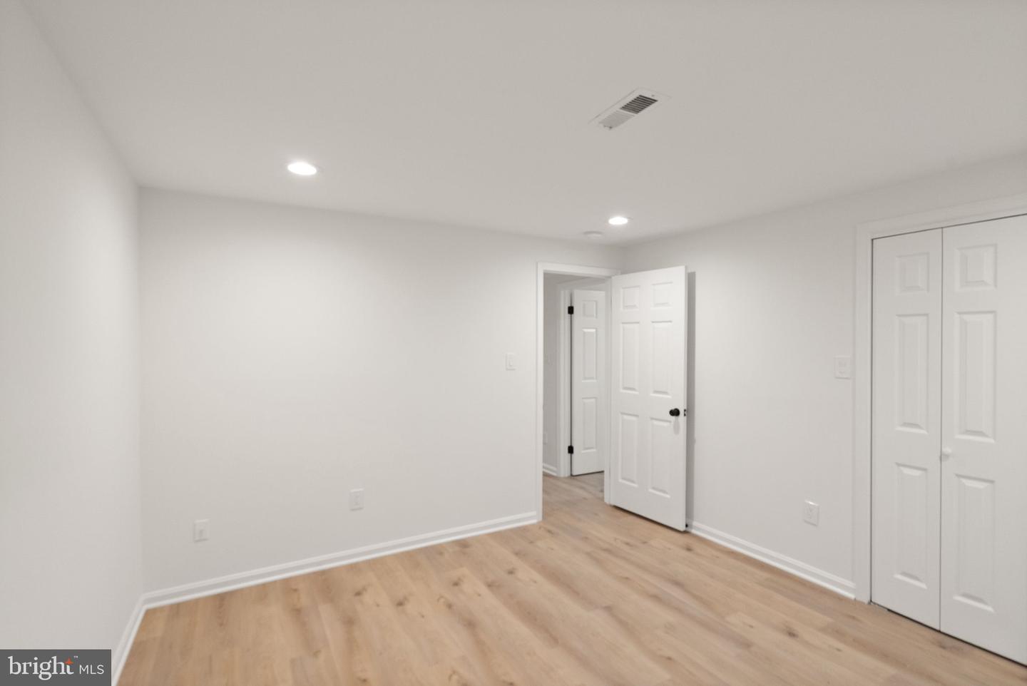 6655 MADISON MCLEAN DR, MCLEAN, Virginia 22101, 2 Bedrooms Bedrooms, ,3 BathroomsBathrooms,Residential,For sale,6655 MADISON MCLEAN DR,VAFX2261540 MLS # VAFX2261540