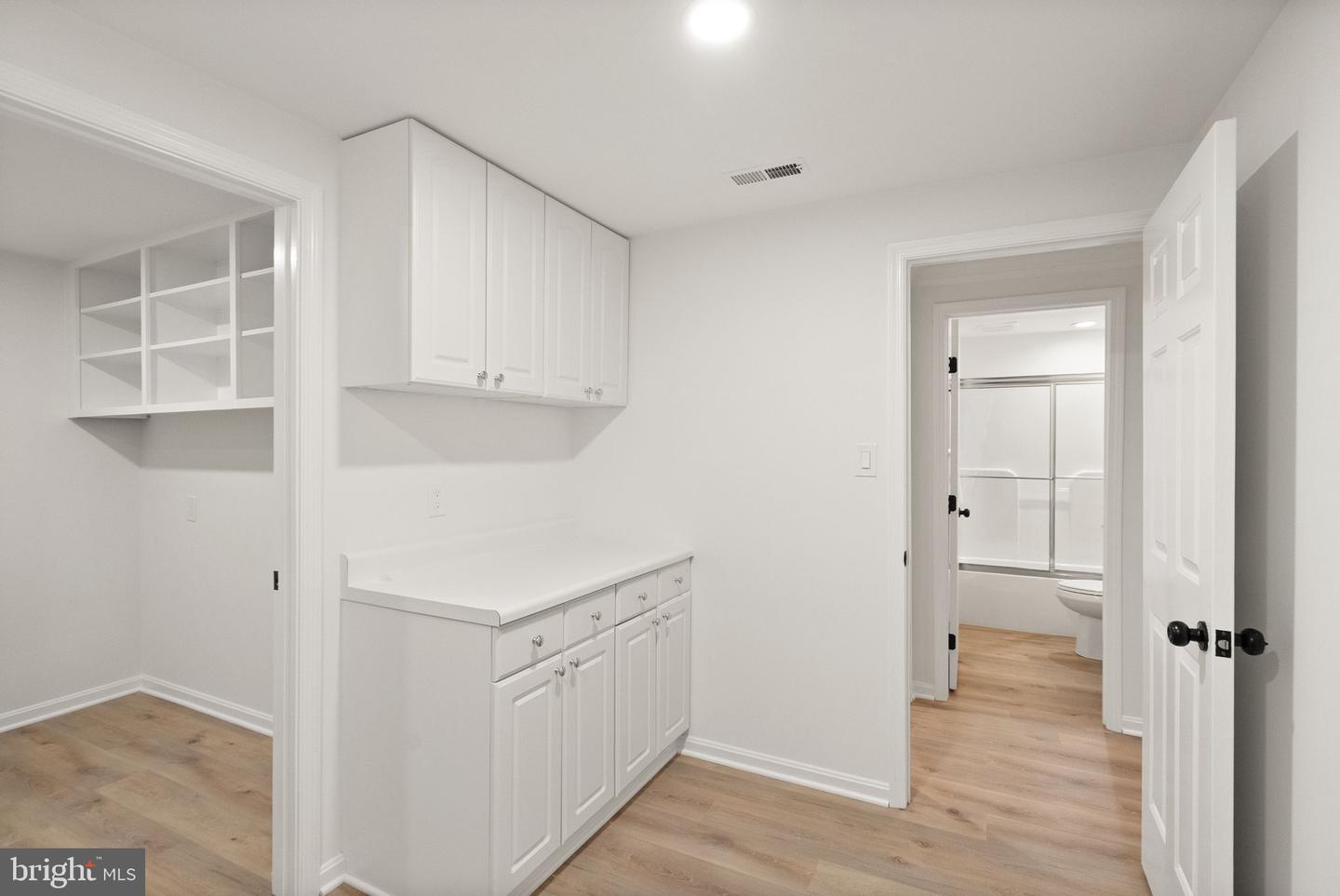 6655 MADISON MCLEAN DR, MCLEAN, Virginia 22101, 2 Bedrooms Bedrooms, ,3 BathroomsBathrooms,Residential,For sale,6655 MADISON MCLEAN DR,VAFX2261540 MLS # VAFX2261540