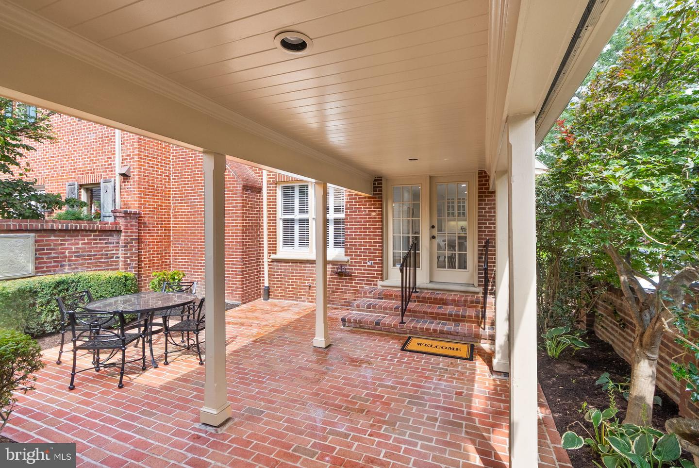 6655 MADISON MCLEAN DR, MCLEAN, Virginia 22101, 2 Bedrooms Bedrooms, ,3 BathroomsBathrooms,Residential,For sale,6655 MADISON MCLEAN DR,VAFX2261540 MLS # VAFX2261540