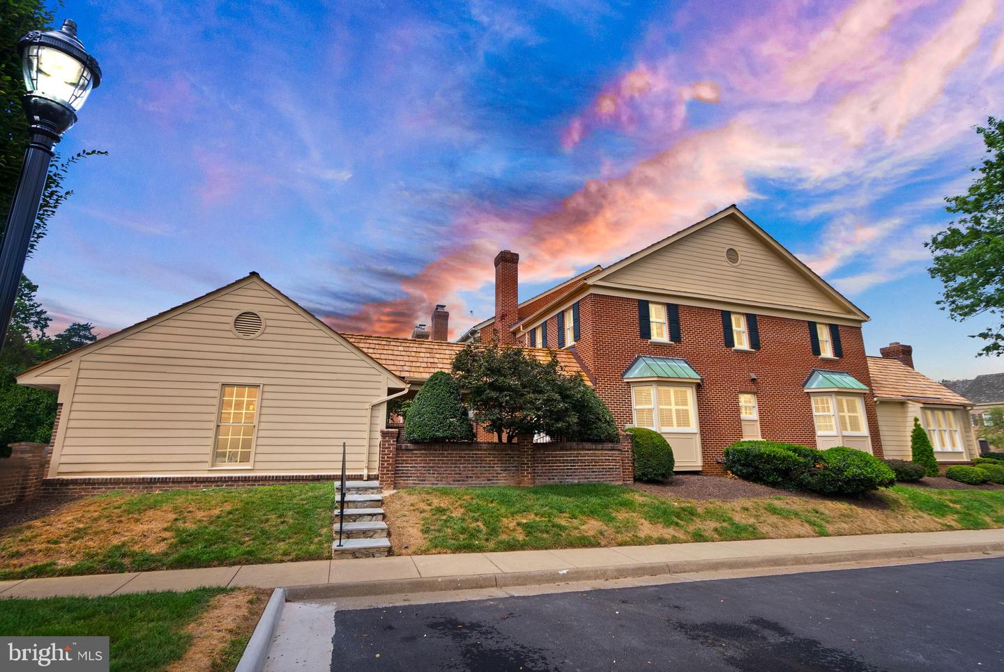 6655 MADISON MCLEAN DR, MCLEAN, Virginia 22101, 2 Bedrooms Bedrooms, ,3 BathroomsBathrooms,Residential,For sale,6655 MADISON MCLEAN DR,VAFX2261540 MLS # VAFX2261540