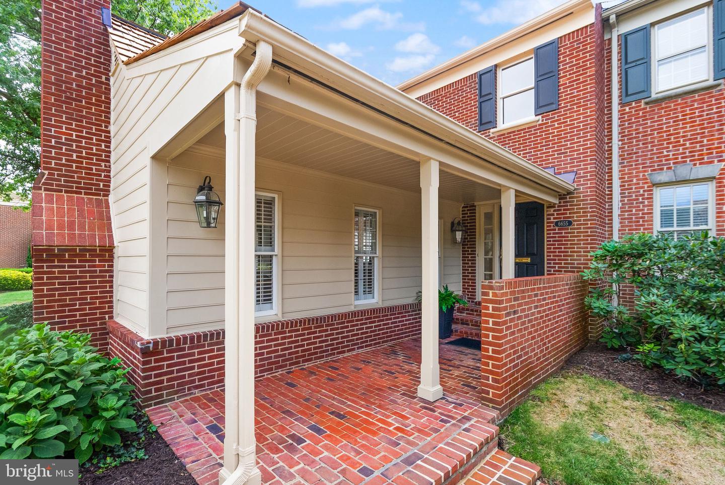 6655 MADISON MCLEAN DR, MCLEAN, Virginia 22101, 2 Bedrooms Bedrooms, ,3 BathroomsBathrooms,Residential,For sale,6655 MADISON MCLEAN DR,VAFX2261540 MLS # VAFX2261540