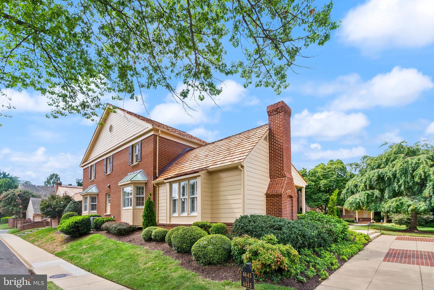 6655 MADISON MCLEAN DR, MCLEAN, Virginia 22101, 2 Bedrooms Bedrooms, ,3 BathroomsBathrooms,Residential,For sale,6655 MADISON MCLEAN DR,VAFX2261540 MLS # VAFX2261540
