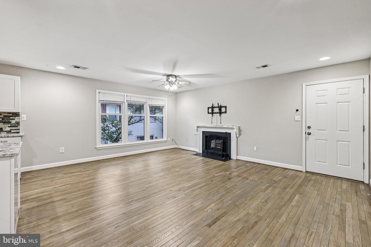 2852 CHABLIS CIR #14A, WOODBRIDGE, Virginia 22192, 2 Bedrooms Bedrooms, ,1 BathroomBathrooms,Residential,For sale,2852 CHABLIS CIR #14A,VAPW2101782 MLS # VAPW2101782