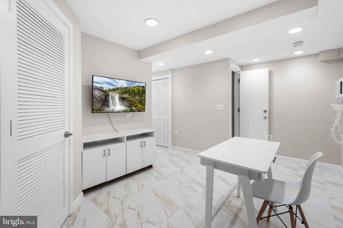 2036 37TH ST NW, WASHINGTON, District Of Columbia 20007, 4 Bedrooms Bedrooms, ,2 BathroomsBathrooms,Residential,For sale,2036 37TH ST NW,DCDC2215444 MLS # DCDC2215444