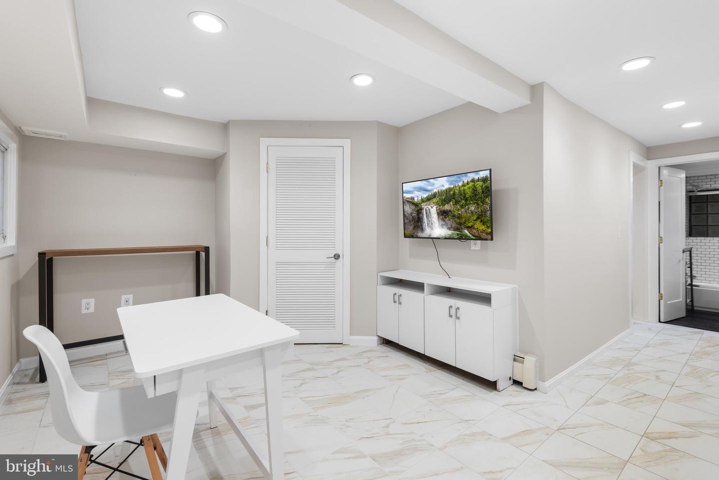 2036 37TH ST NW, WASHINGTON, District Of Columbia 20007, 4 Bedrooms Bedrooms, ,2 BathroomsBathrooms,Residential,For sale,2036 37TH ST NW,DCDC2215444 MLS # DCDC2215444