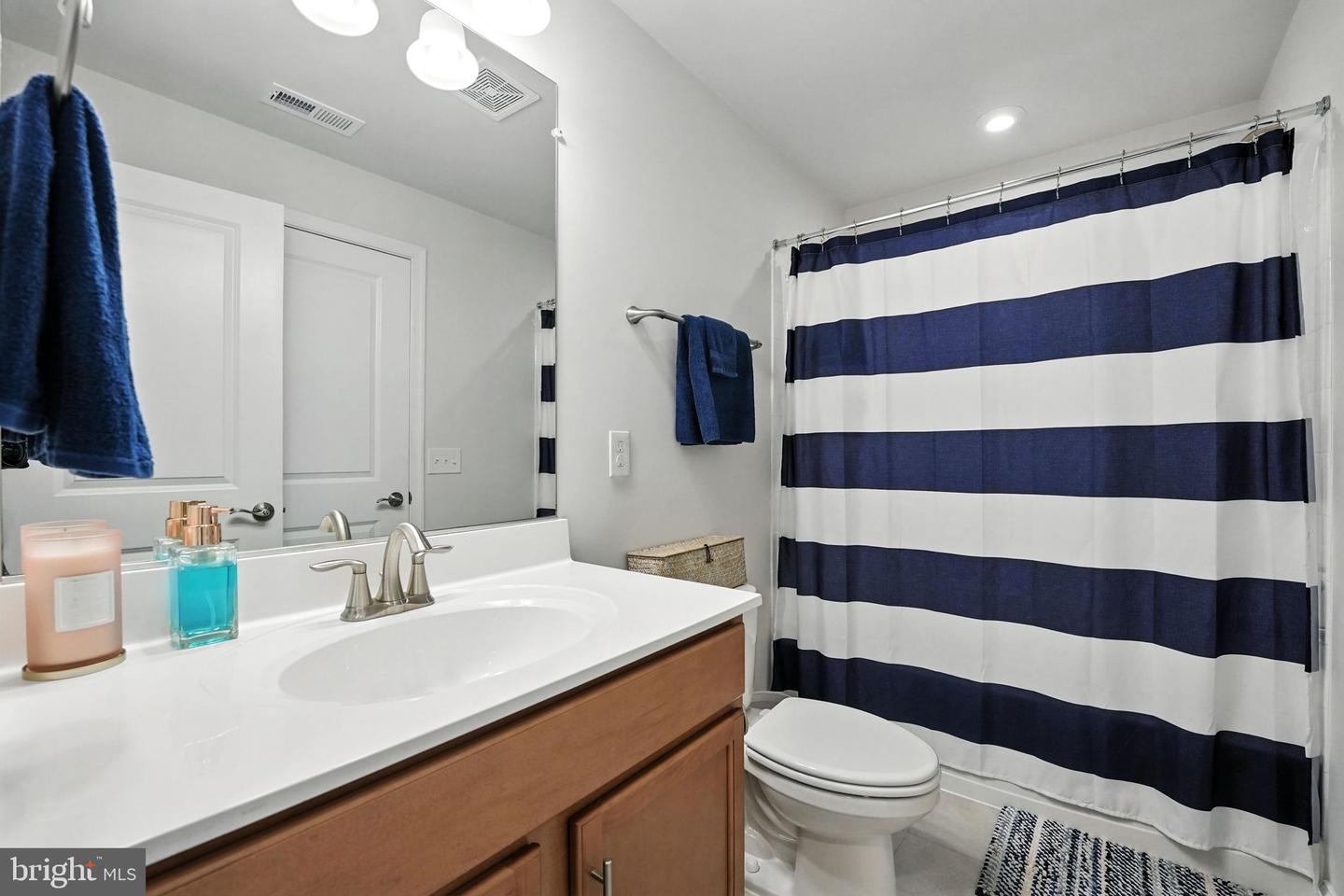 17233 BRANCHED OAK RD, DUMFRIES, Virginia 22026, 4 Bedrooms Bedrooms, ,3 BathroomsBathrooms,Residential,For sale,17233 BRANCHED OAK RD,VAPW2101640 MLS # VAPW2101640