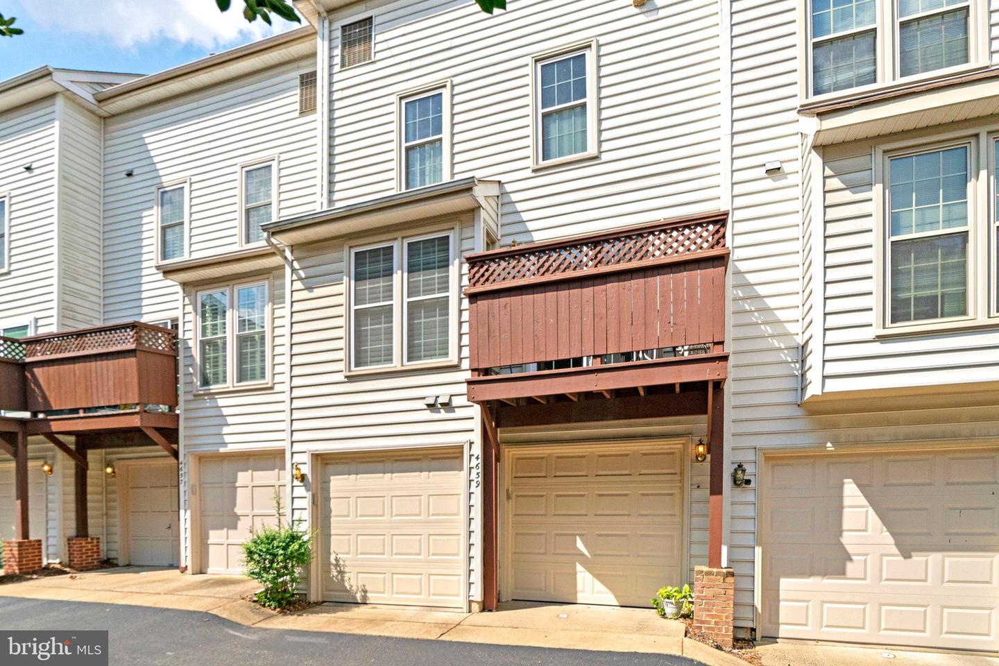4659 LAMBERT DR, ALEXANDRIA, Virginia 22311, 3 Bedrooms Bedrooms, ,2 BathroomsBathrooms,Residential,For sale,4659 LAMBERT DR,VAAX2048692 MLS # VAAX2048692