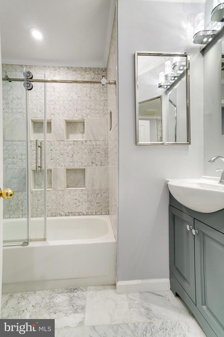 4659 LAMBERT DR, ALEXANDRIA, Virginia 22311, 3 Bedrooms Bedrooms, ,2 BathroomsBathrooms,Residential,For sale,4659 LAMBERT DR,VAAX2048692 MLS # VAAX2048692