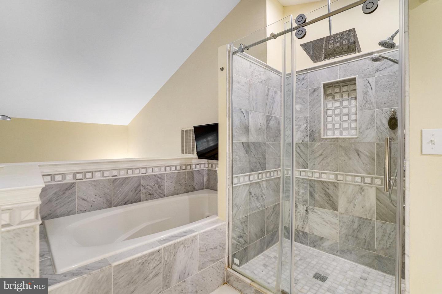 4659 LAMBERT DR, ALEXANDRIA, Virginia 22311, 3 Bedrooms Bedrooms, ,2 BathroomsBathrooms,Residential,For sale,4659 LAMBERT DR,VAAX2048692 MLS # VAAX2048692