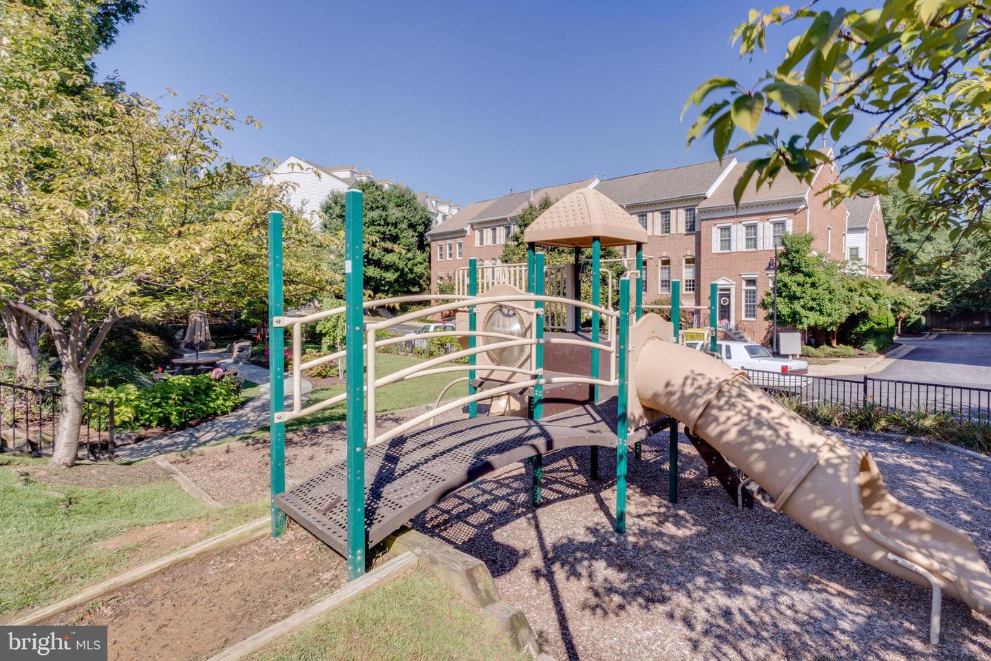 4659 LAMBERT DR, ALEXANDRIA, Virginia 22311, 3 Bedrooms Bedrooms, ,2 BathroomsBathrooms,Residential,For sale,4659 LAMBERT DR,VAAX2048692 MLS # VAAX2048692