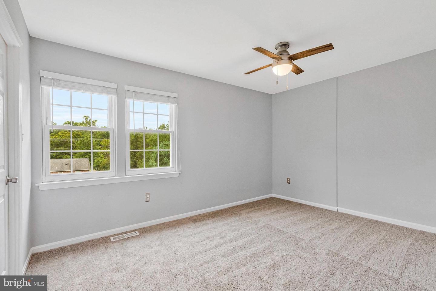5950 HERITAGE SQUARE DR, BURKE, Virginia 22015, 3 Bedrooms Bedrooms, ,2 BathroomsBathrooms,Residential,For sale,5950 HERITAGE SQUARE DR,VAFX2261826 MLS # VAFX2261826