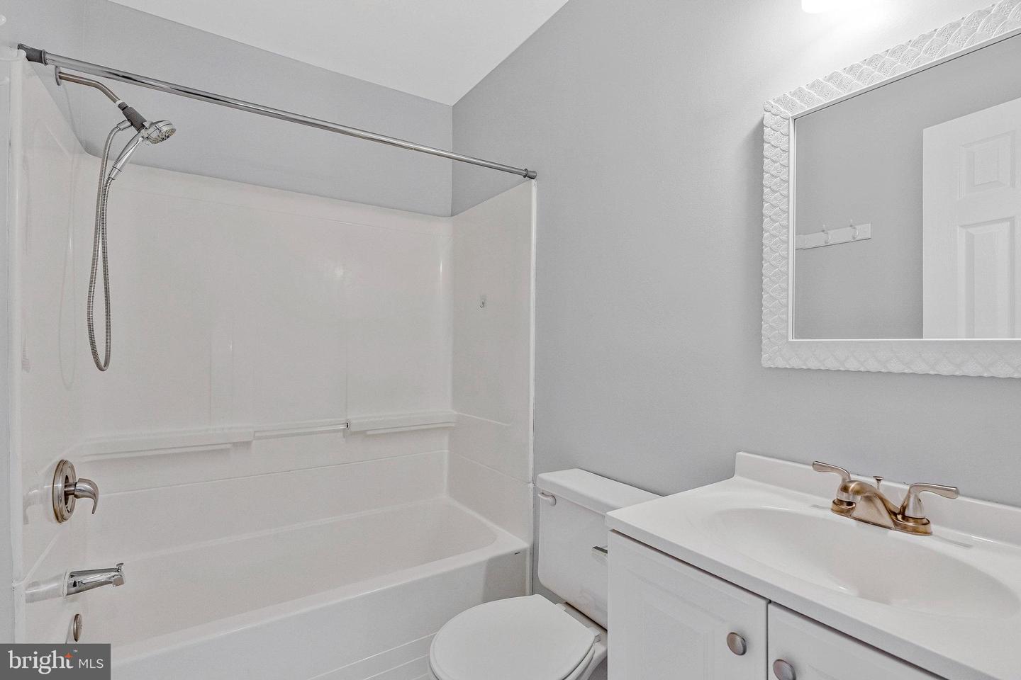 5950 HERITAGE SQUARE DR, BURKE, Virginia 22015, 3 Bedrooms Bedrooms, ,2 BathroomsBathrooms,Residential,For sale,5950 HERITAGE SQUARE DR,VAFX2261826 MLS # VAFX2261826