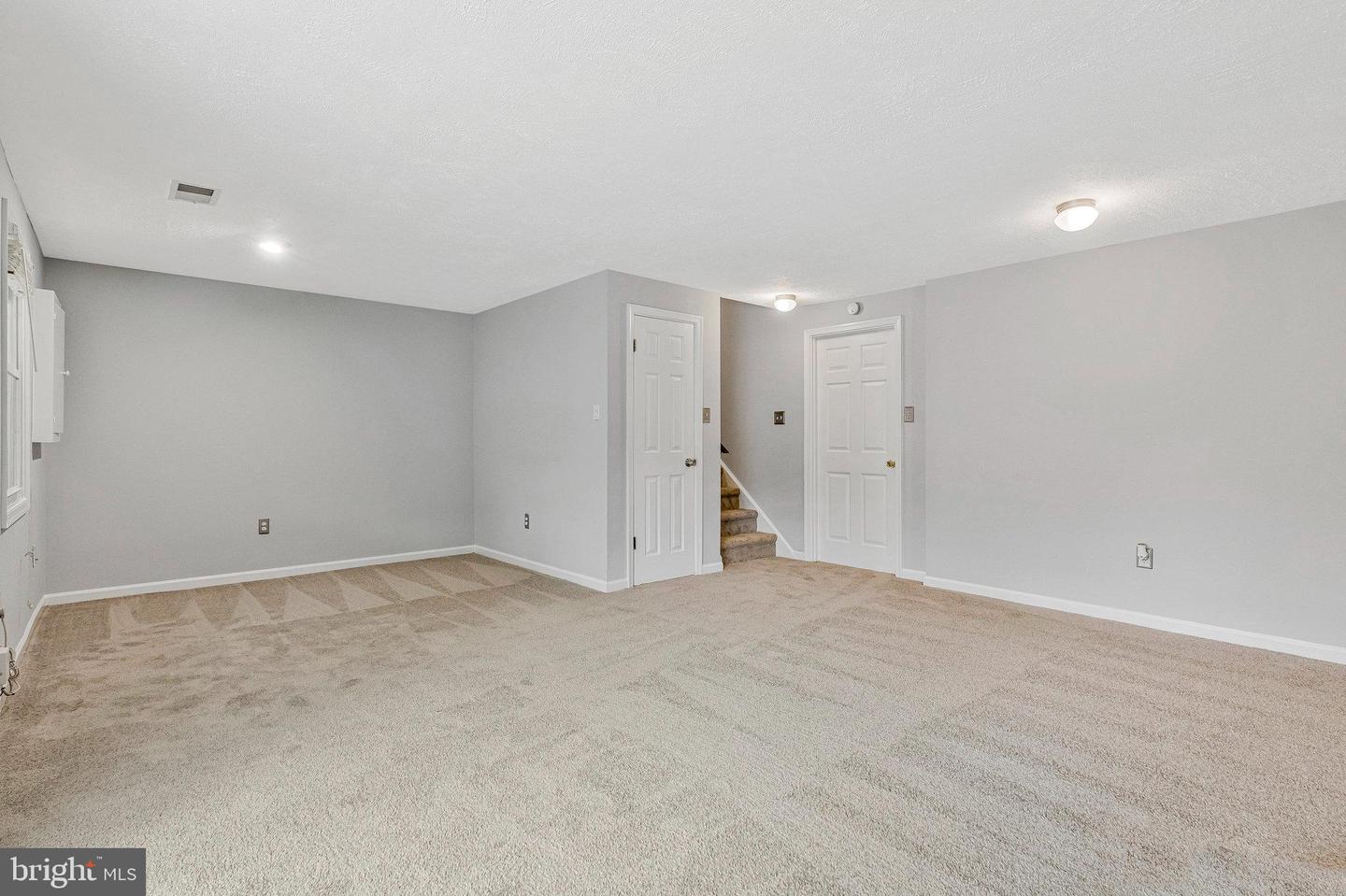 5950 HERITAGE SQUARE DR, BURKE, Virginia 22015, 3 Bedrooms Bedrooms, ,2 BathroomsBathrooms,Residential,For sale,5950 HERITAGE SQUARE DR,VAFX2261826 MLS # VAFX2261826