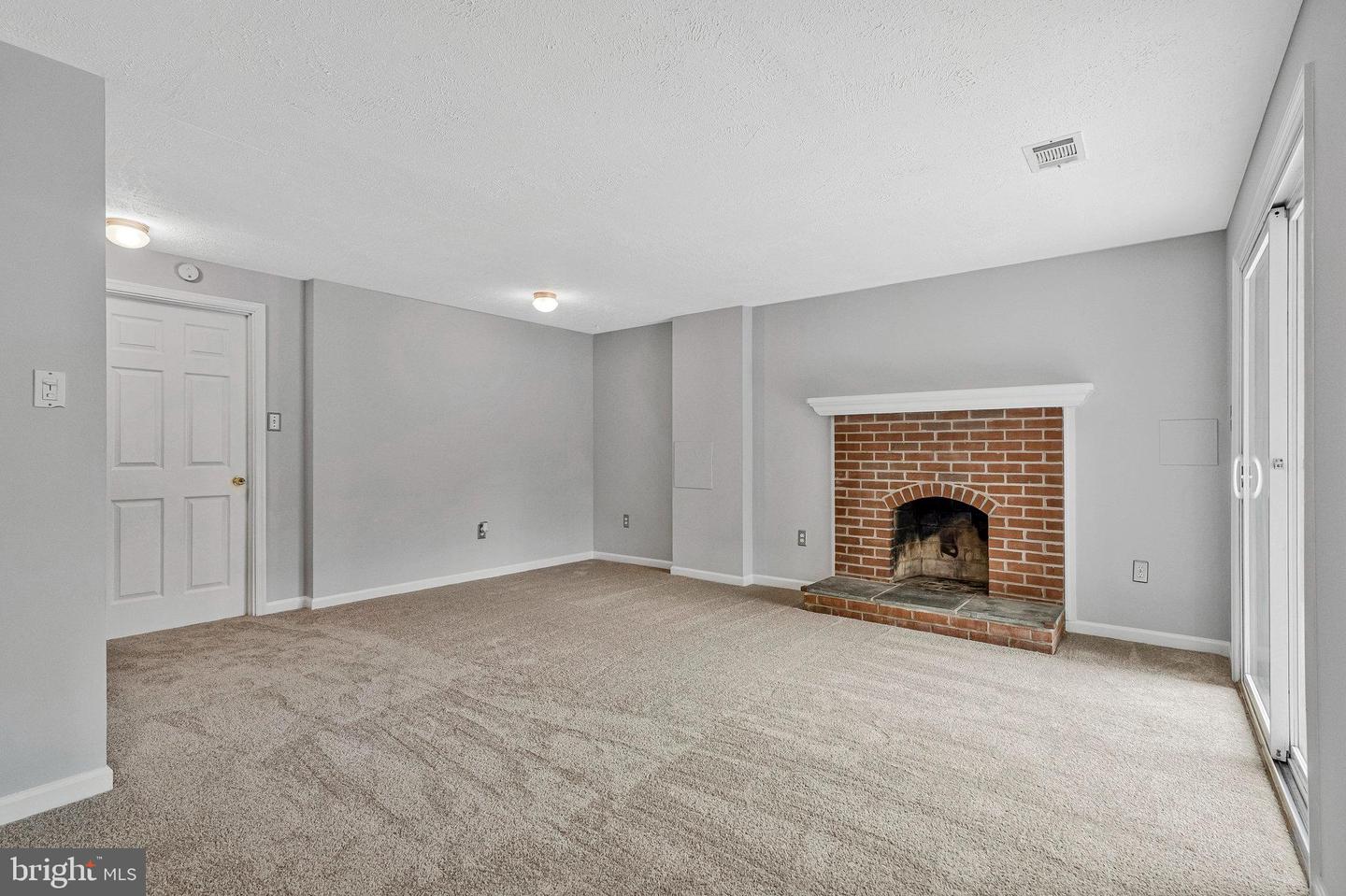 5950 HERITAGE SQUARE DR, BURKE, Virginia 22015, 3 Bedrooms Bedrooms, ,2 BathroomsBathrooms,Residential,For sale,5950 HERITAGE SQUARE DR,VAFX2261826 MLS # VAFX2261826