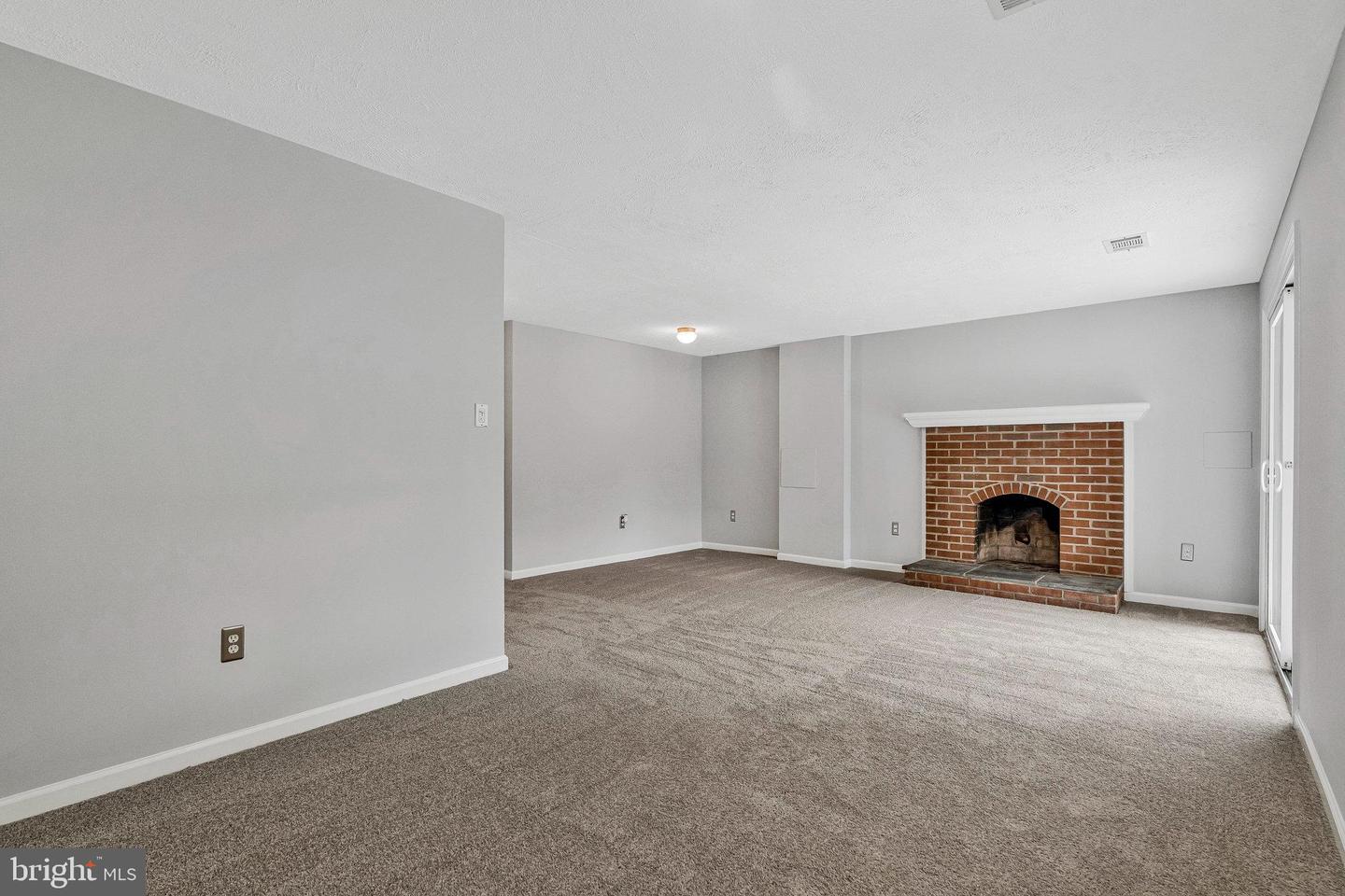 5950 HERITAGE SQUARE DR, BURKE, Virginia 22015, 3 Bedrooms Bedrooms, ,2 BathroomsBathrooms,Residential,For sale,5950 HERITAGE SQUARE DR,VAFX2261826 MLS # VAFX2261826