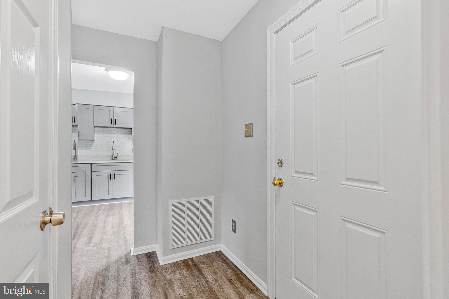 5950 HERITAGE SQUARE DR, BURKE, Virginia 22015, 3 Bedrooms Bedrooms, ,2 BathroomsBathrooms,Residential,For sale,5950 HERITAGE SQUARE DR,VAFX2261826 MLS # VAFX2261826