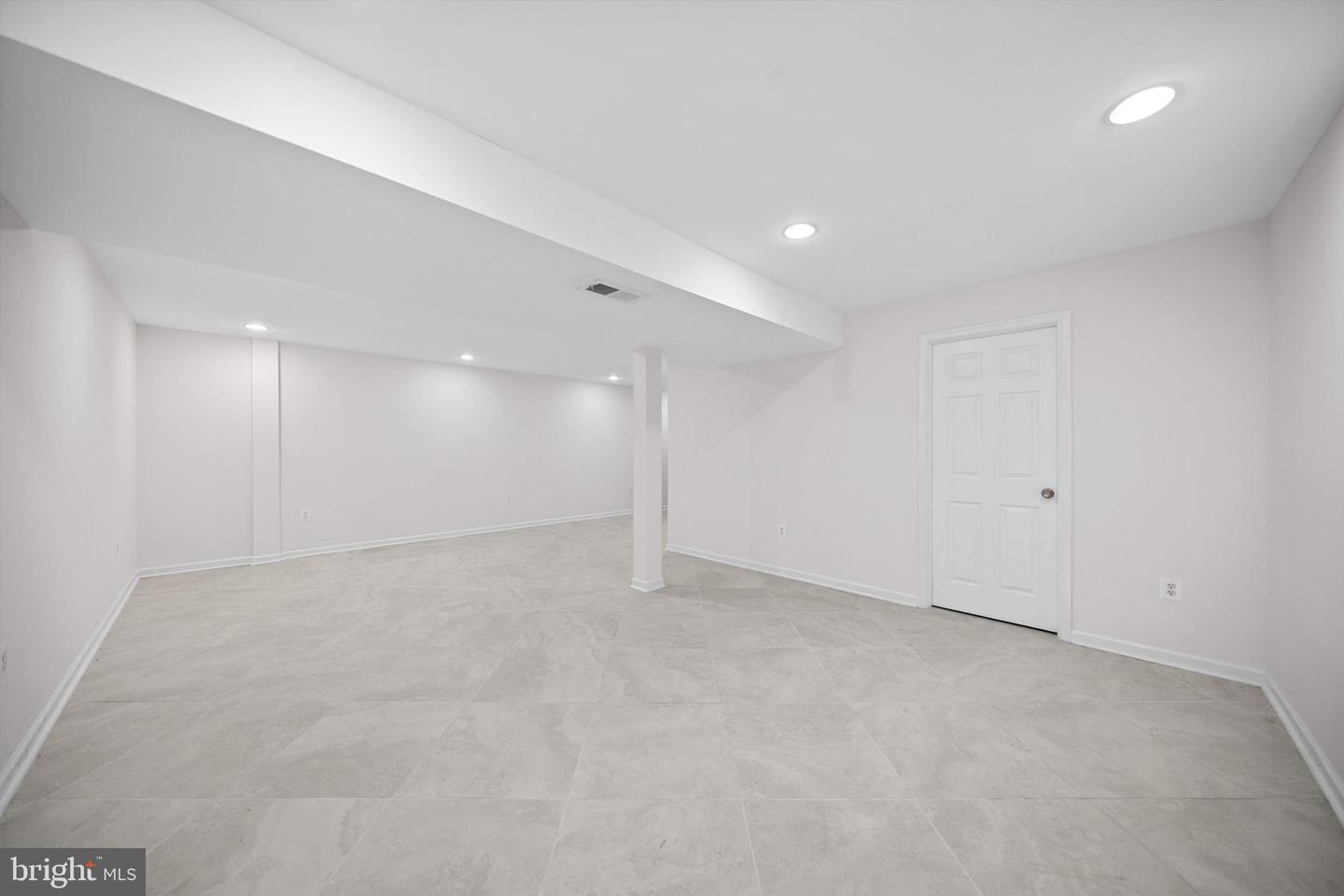 6003 LINCOLNWOOD CT, BURKE, Virginia 22015, 4 Bedrooms Bedrooms, ,2 BathroomsBathrooms,Residential,For sale,6003 LINCOLNWOOD CT,VAFX2261836 MLS # VAFX2261836