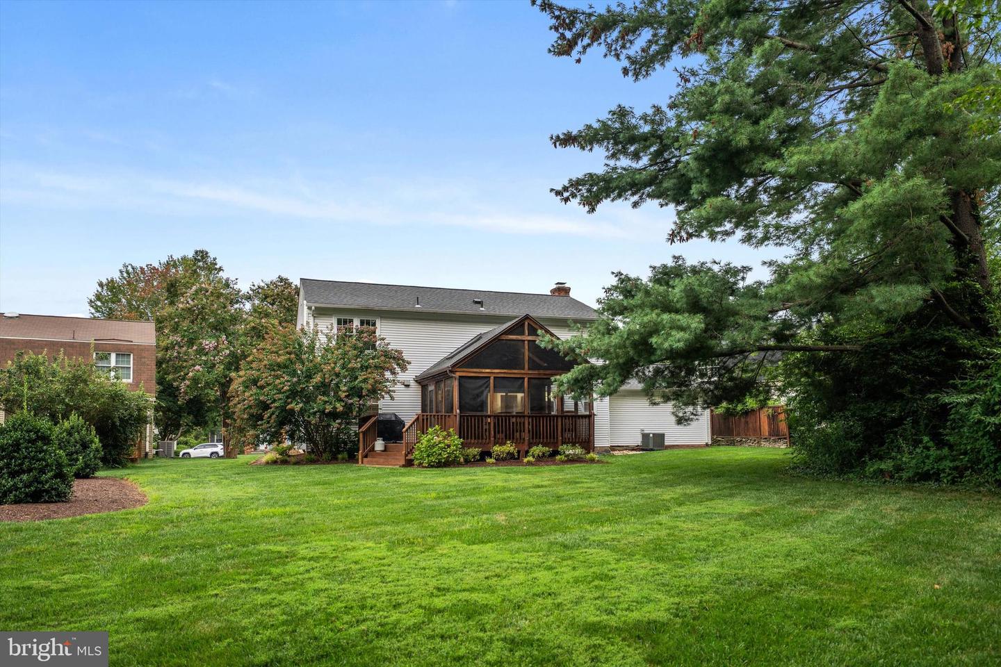 6003 LINCOLNWOOD CT, BURKE, Virginia 22015, 4 Bedrooms Bedrooms, ,2 BathroomsBathrooms,Residential,For sale,6003 LINCOLNWOOD CT,VAFX2261836 MLS # VAFX2261836