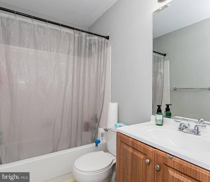 45518 LAKEMONT SQ, STERLING, Virginia 20165, 3 Bedrooms Bedrooms, 13 Rooms Rooms,3 BathroomsBathrooms,Residential,For sale,45518 LAKEMONT SQ,VALO2104782 MLS # VALO2104782