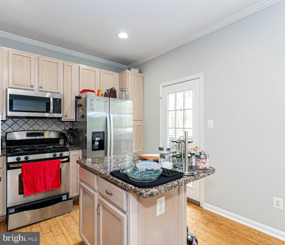 45518 LAKEMONT SQ, STERLING, Virginia 20165, 3 Bedrooms Bedrooms, 13 Rooms Rooms,3 BathroomsBathrooms,Residential,For sale,45518 LAKEMONT SQ,VALO2104782 MLS # VALO2104782