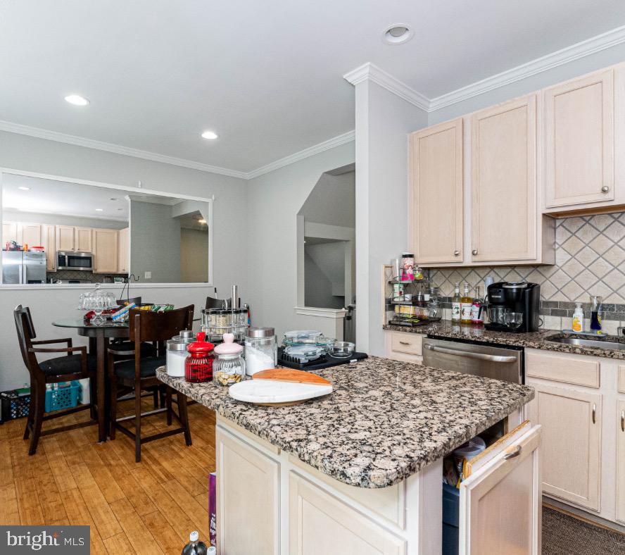 45518 LAKEMONT SQ, STERLING, Virginia 20165, 3 Bedrooms Bedrooms, 13 Rooms Rooms,3 BathroomsBathrooms,Residential,For sale,45518 LAKEMONT SQ,VALO2104782 MLS # VALO2104782